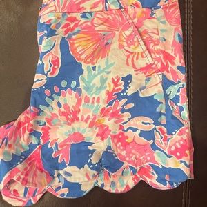 Lilly Pulitzer sz 14 Buttercup scalloped shorts excellent condition